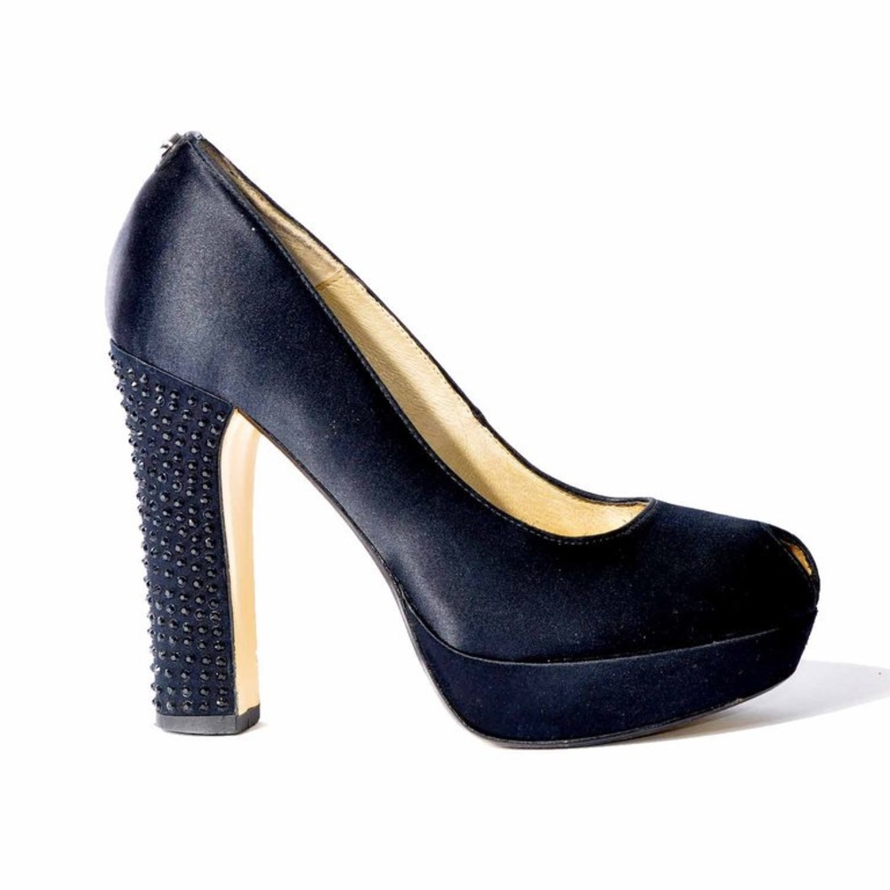 MICHAEL Michael Kors Nadia Pump